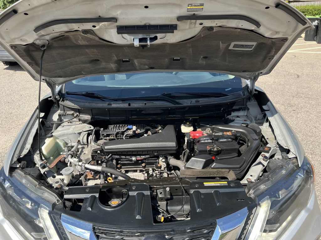 Used 2018 Nissan Rogue S AWD/4WD image 20