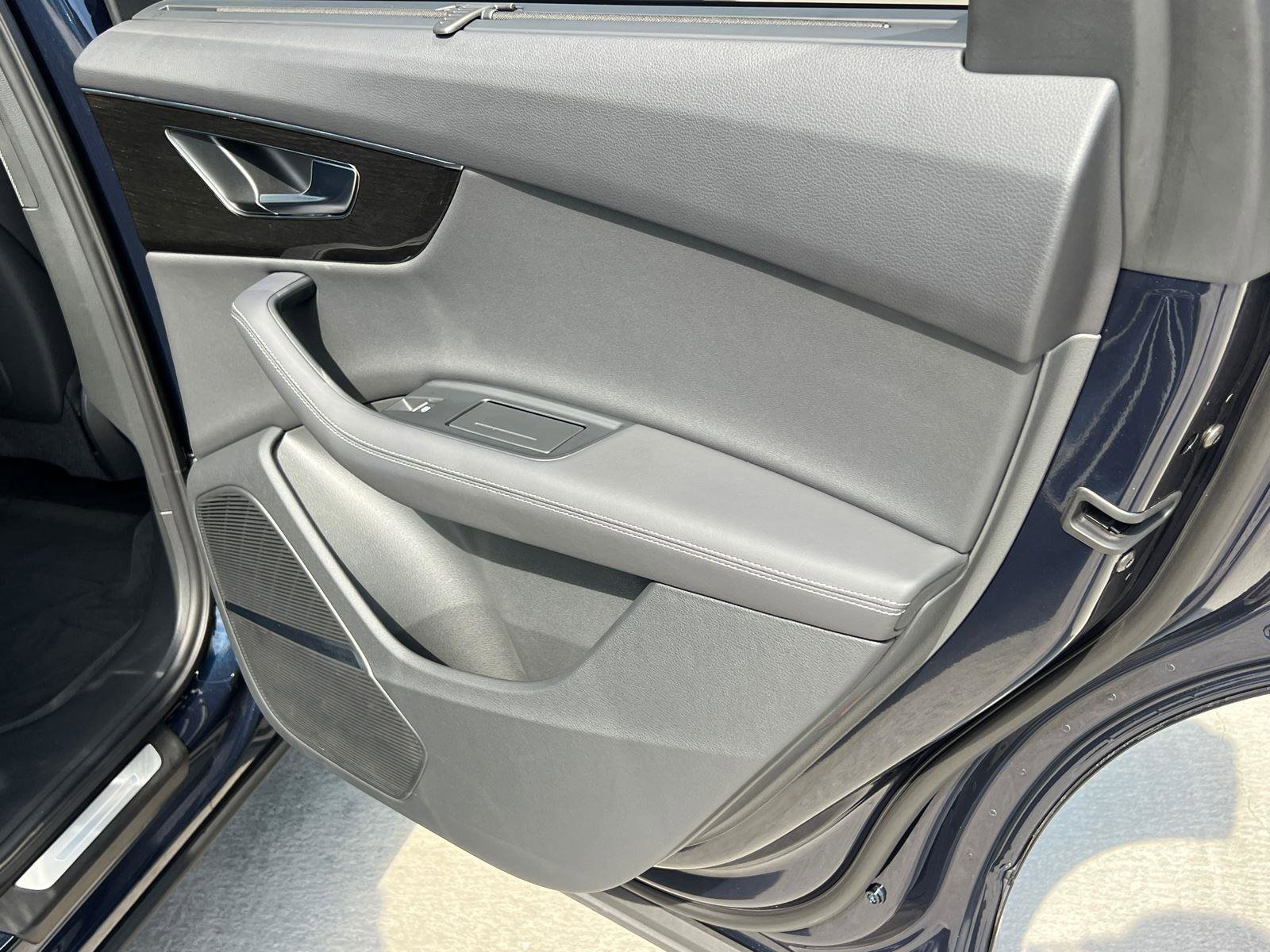 Certified 2025 Audi Q7 2.0T Premium Plus w/ Premium Plus Package AWD/4WD image 16