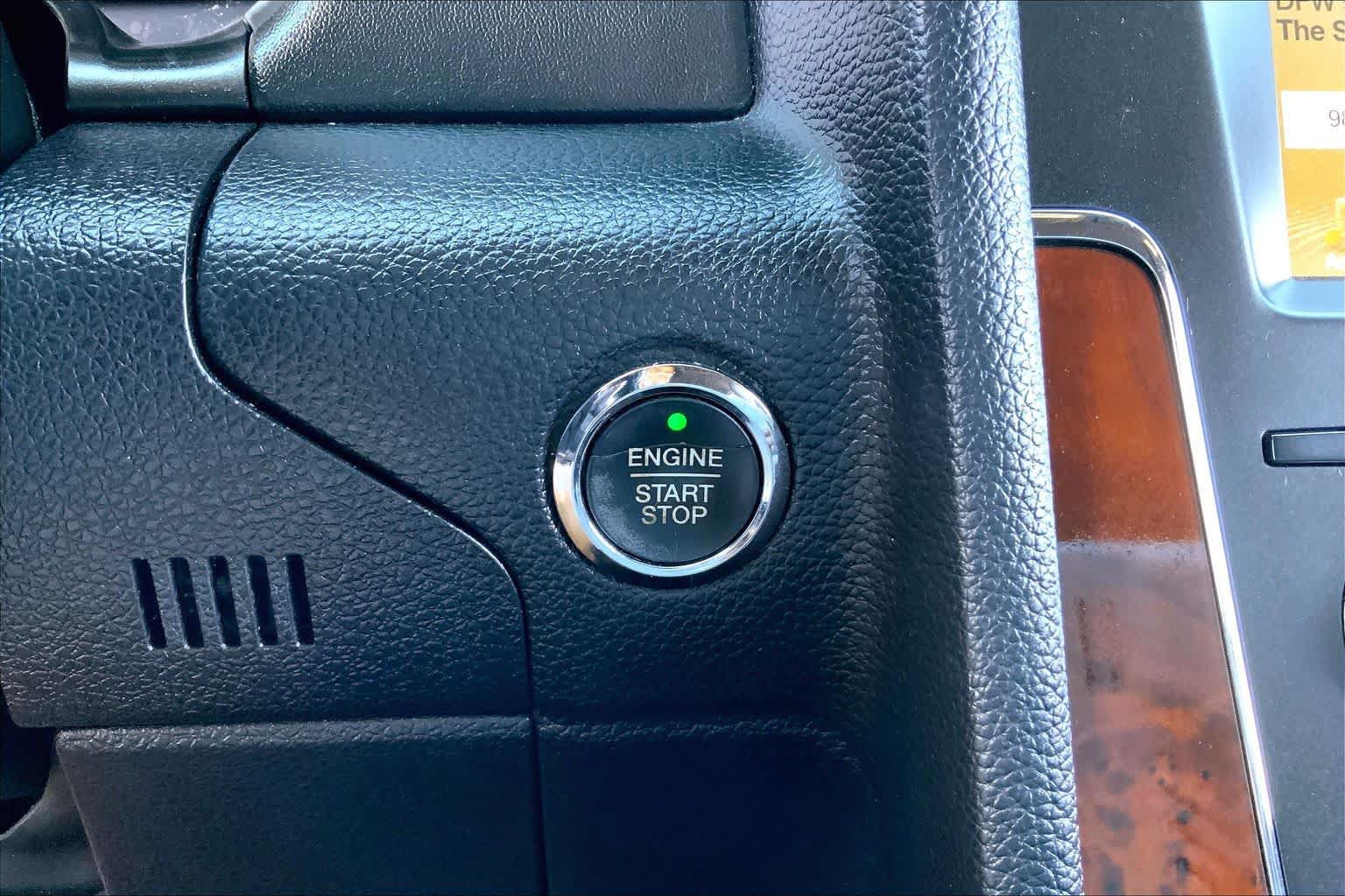Used 2017 Lincoln Navigator Select RWD image 35