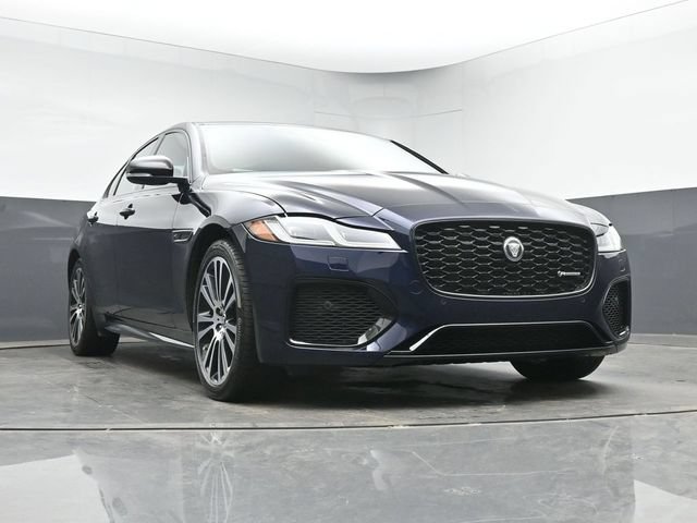 Used 2024 Jaguar XF R-Dynamic SE AWD/4WD image 33