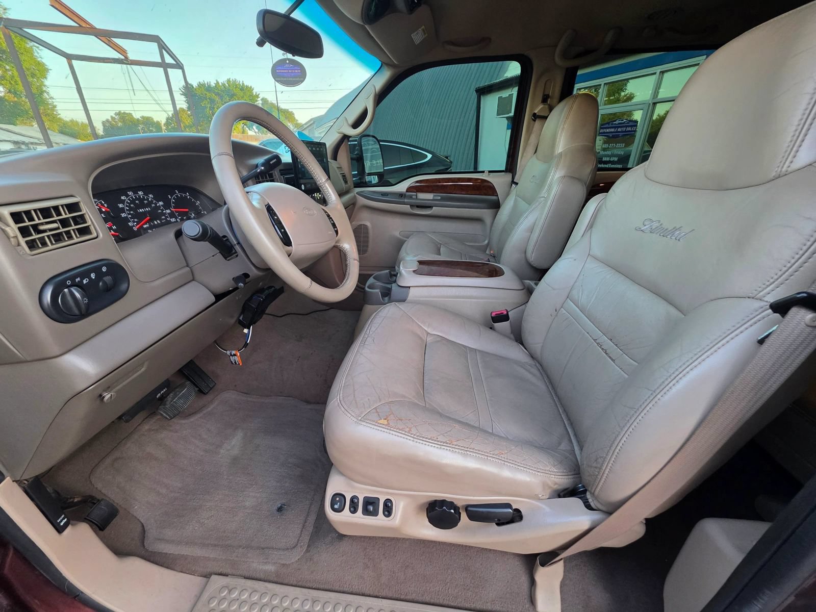 Used 2001 Ford Excursion Limited AWD/4WD image 15