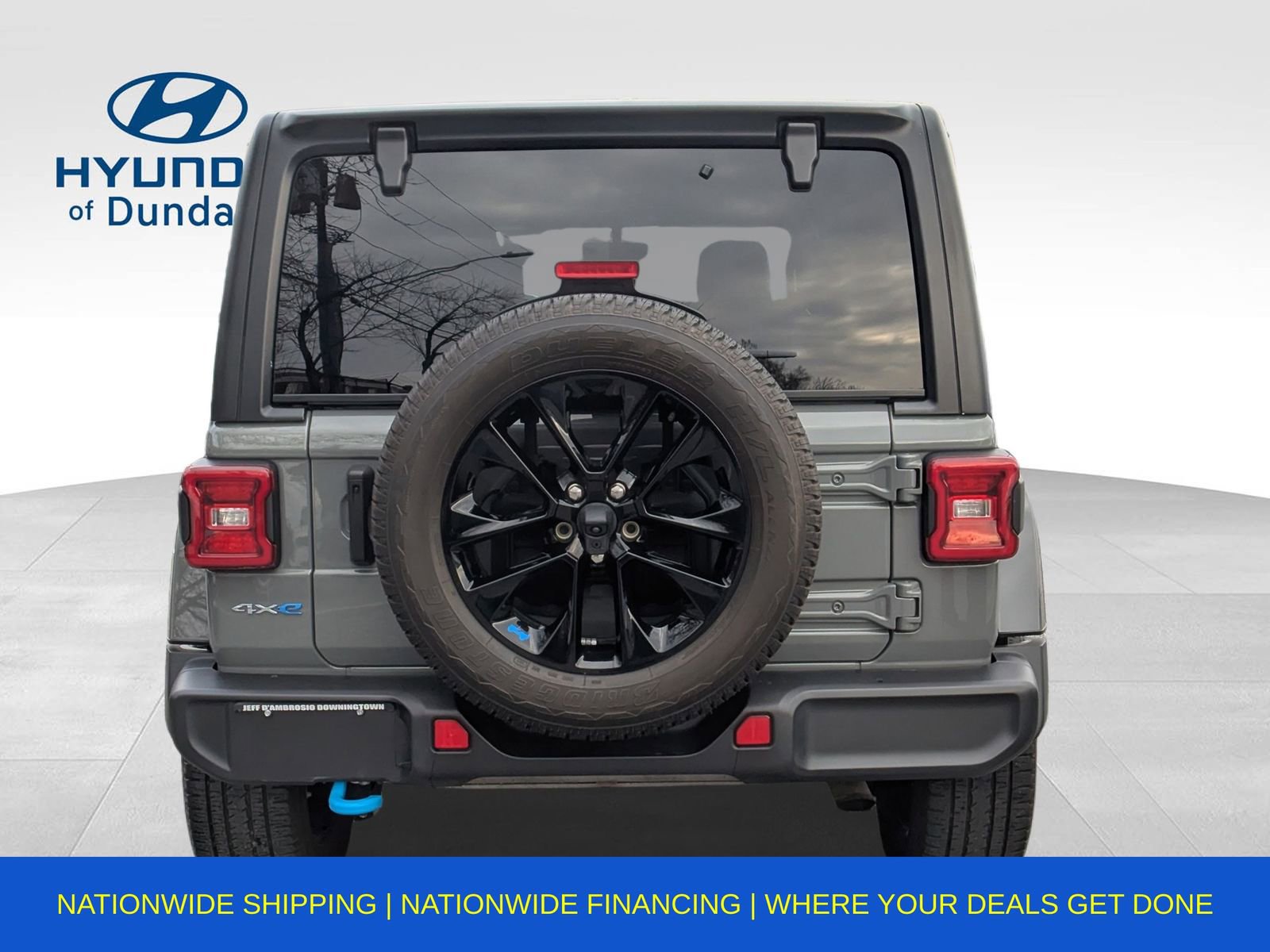 Used 2023 Jeep Wrangler Unlimited Sahara w/ Cold Weather Group image 5