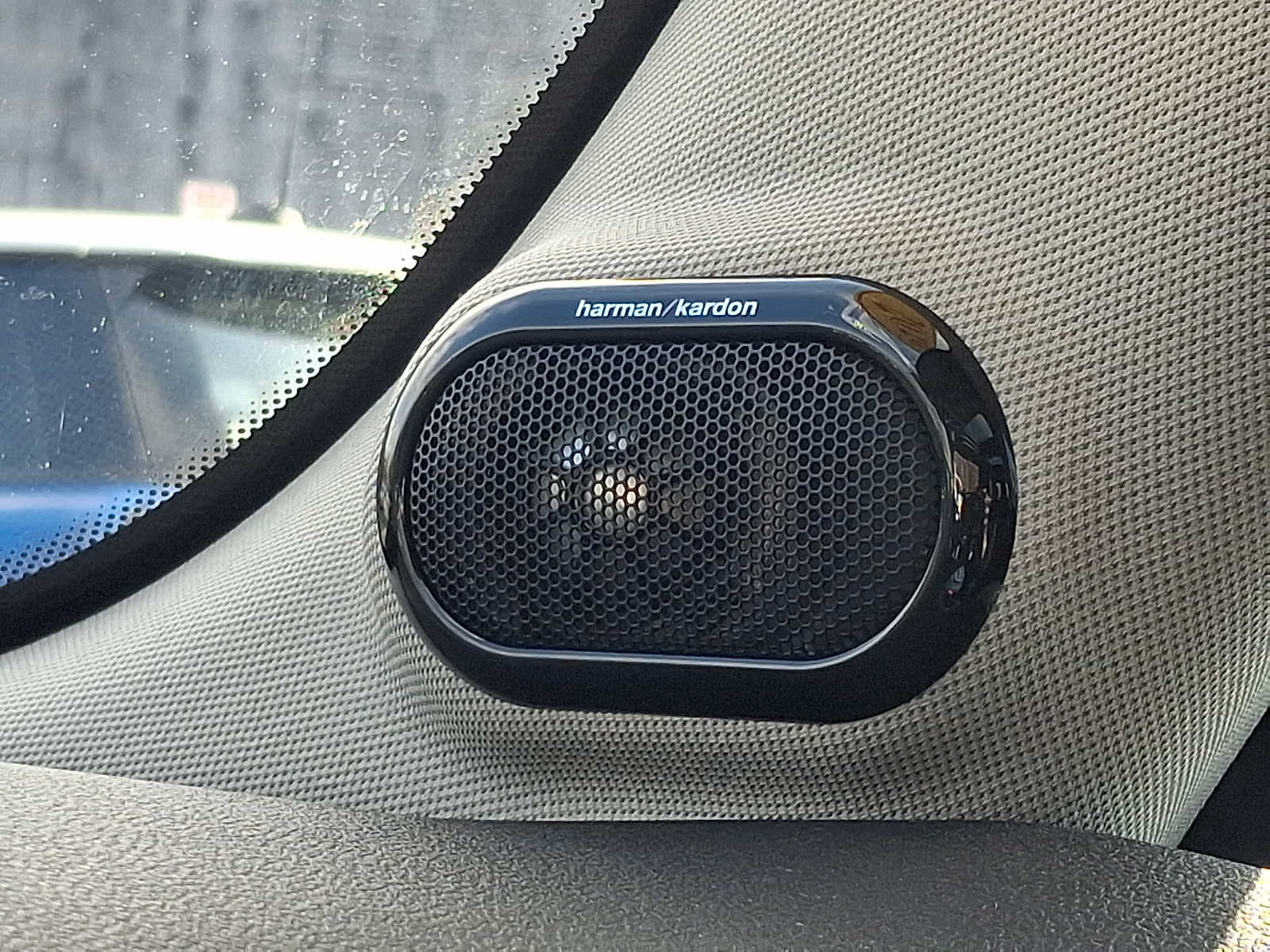 Used 2020 MINI Cooper 2-Door Hardtop w/ Storage Package FWD image 27