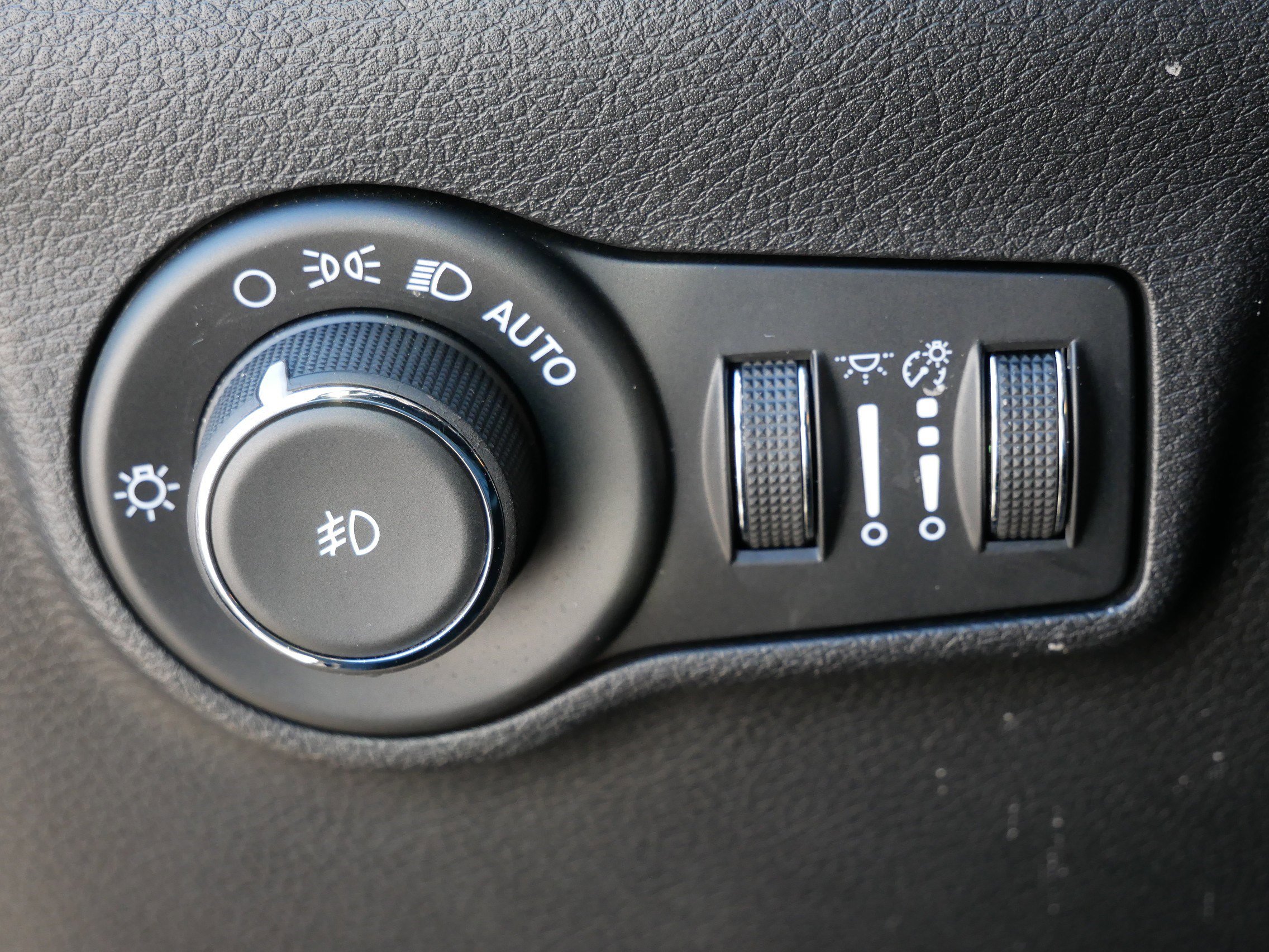 Used 2024 Jeep Compass Limited image 25