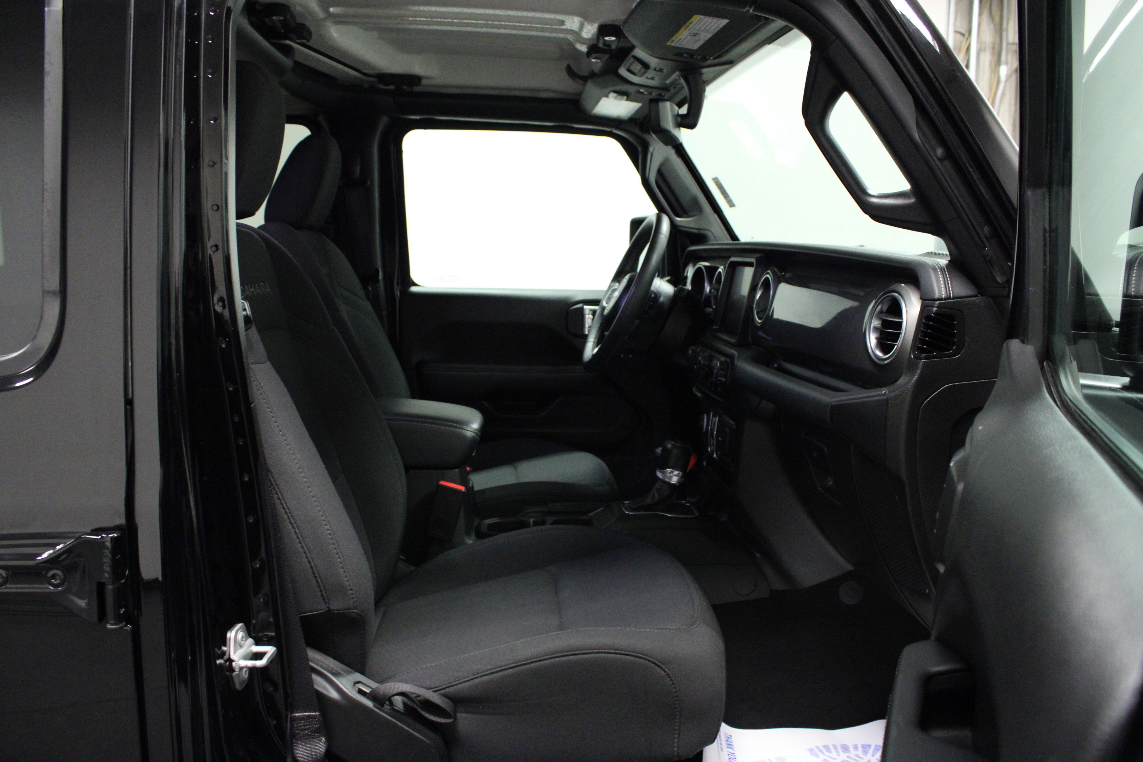 Used 2023 Jeep Wrangler Sahara AWD/4WD image 17