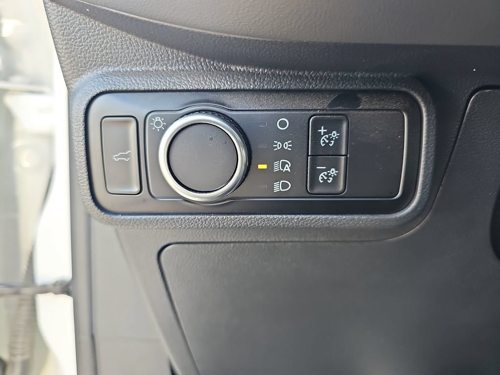 Used 2025 Ford Explorer Active RWD image 35