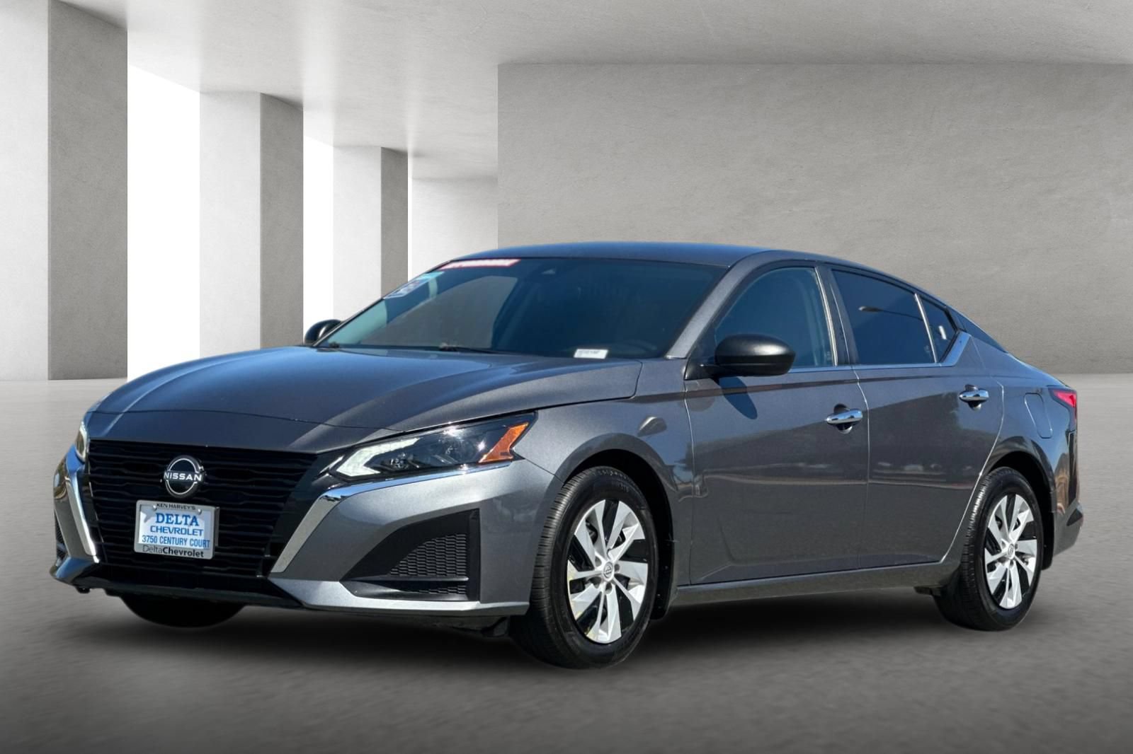 Used 2024 Nissan Altima 2.5 S FWD image 8