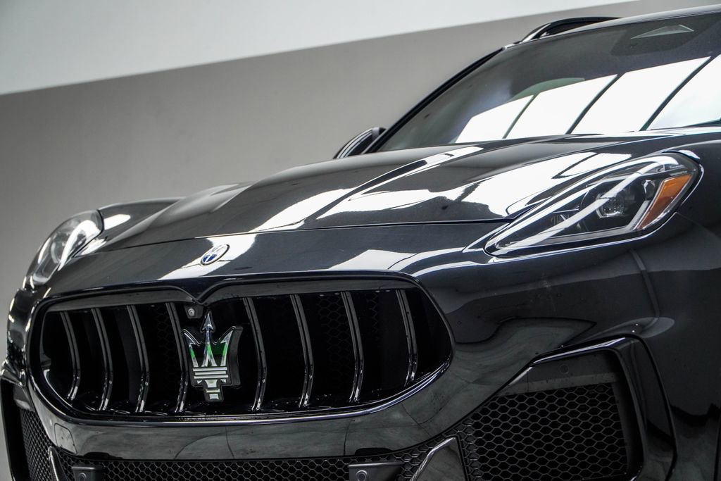 Used 2024 Maserati Grecale Trofeo image 2