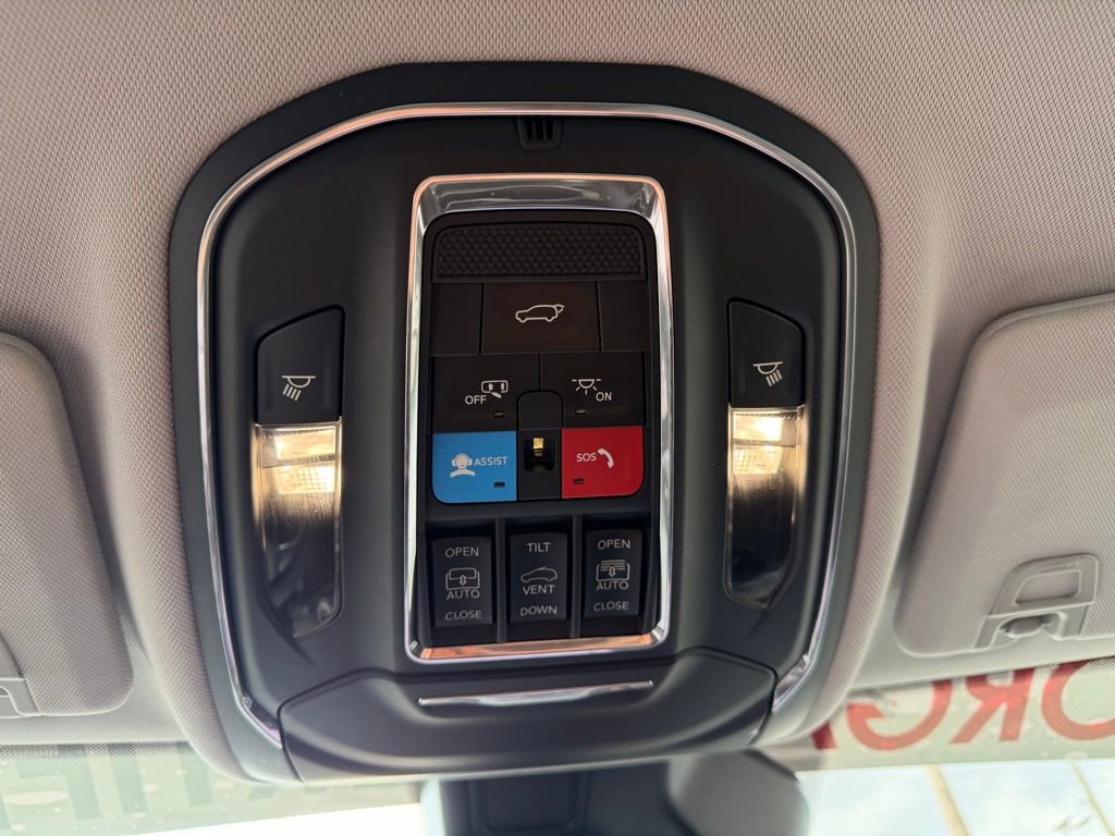 Certified 2023 Jeep Grand Cherokee Limited image 28