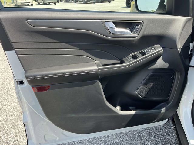 New 2025 Ford Escape SE FWD image 12
