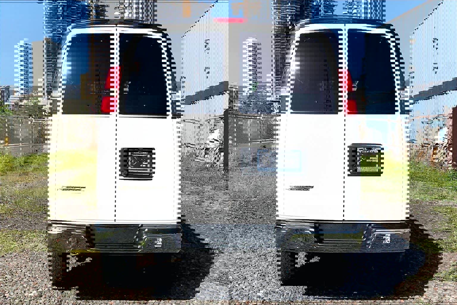 Used 2019 Chevrolet Express 3500 LT w/ LT Preferred Equipment Group RWD image 3