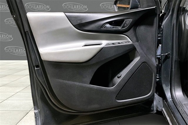 Used 2018 Chevrolet Equinox LT image 11
