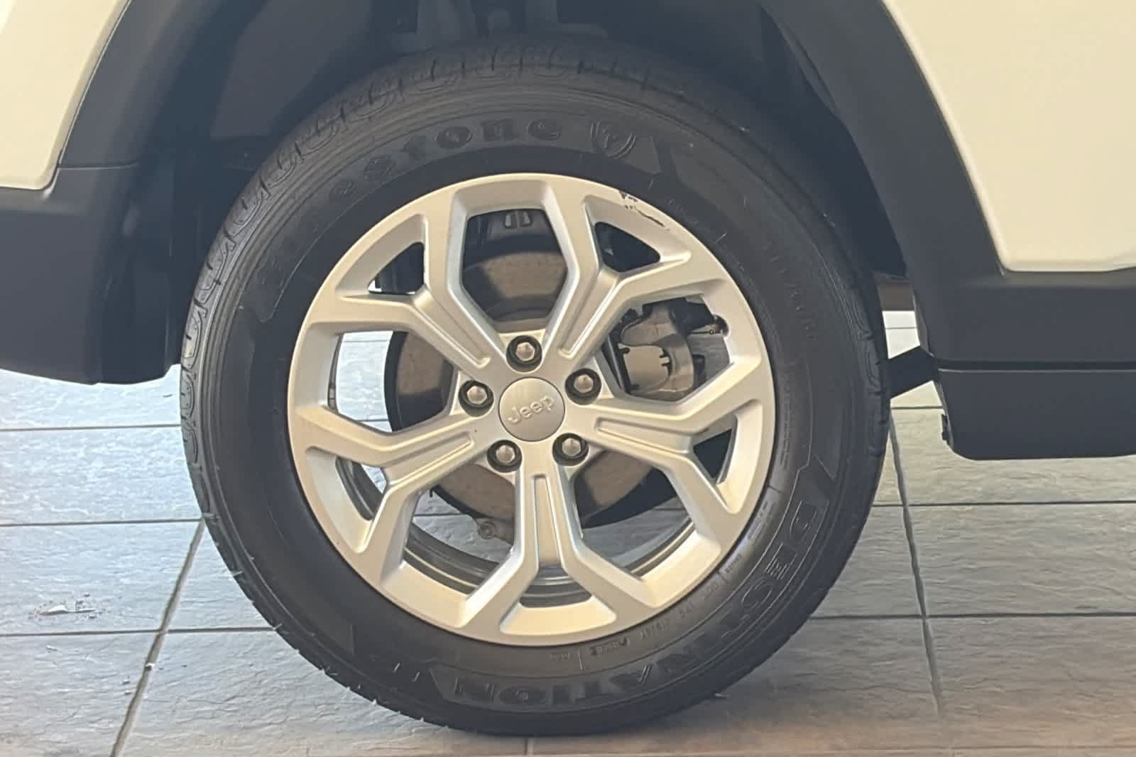 Used 2024 Jeep Compass Latitude AWD/4WD image 29