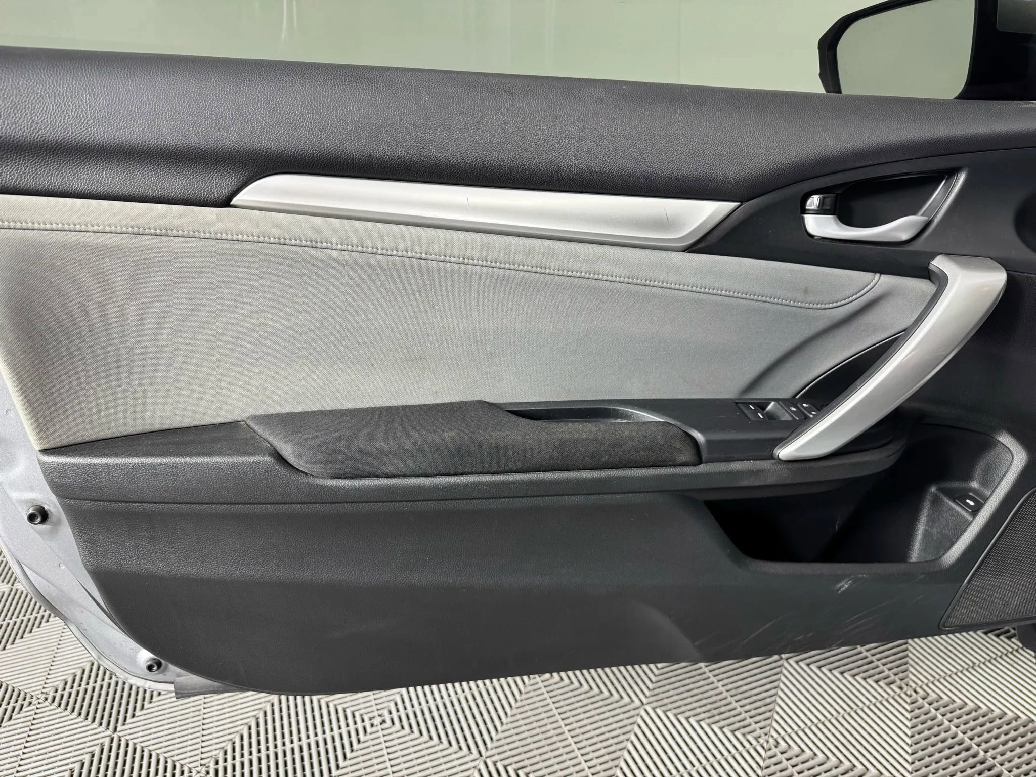 Used 2018 Honda Civic EX-T image 33