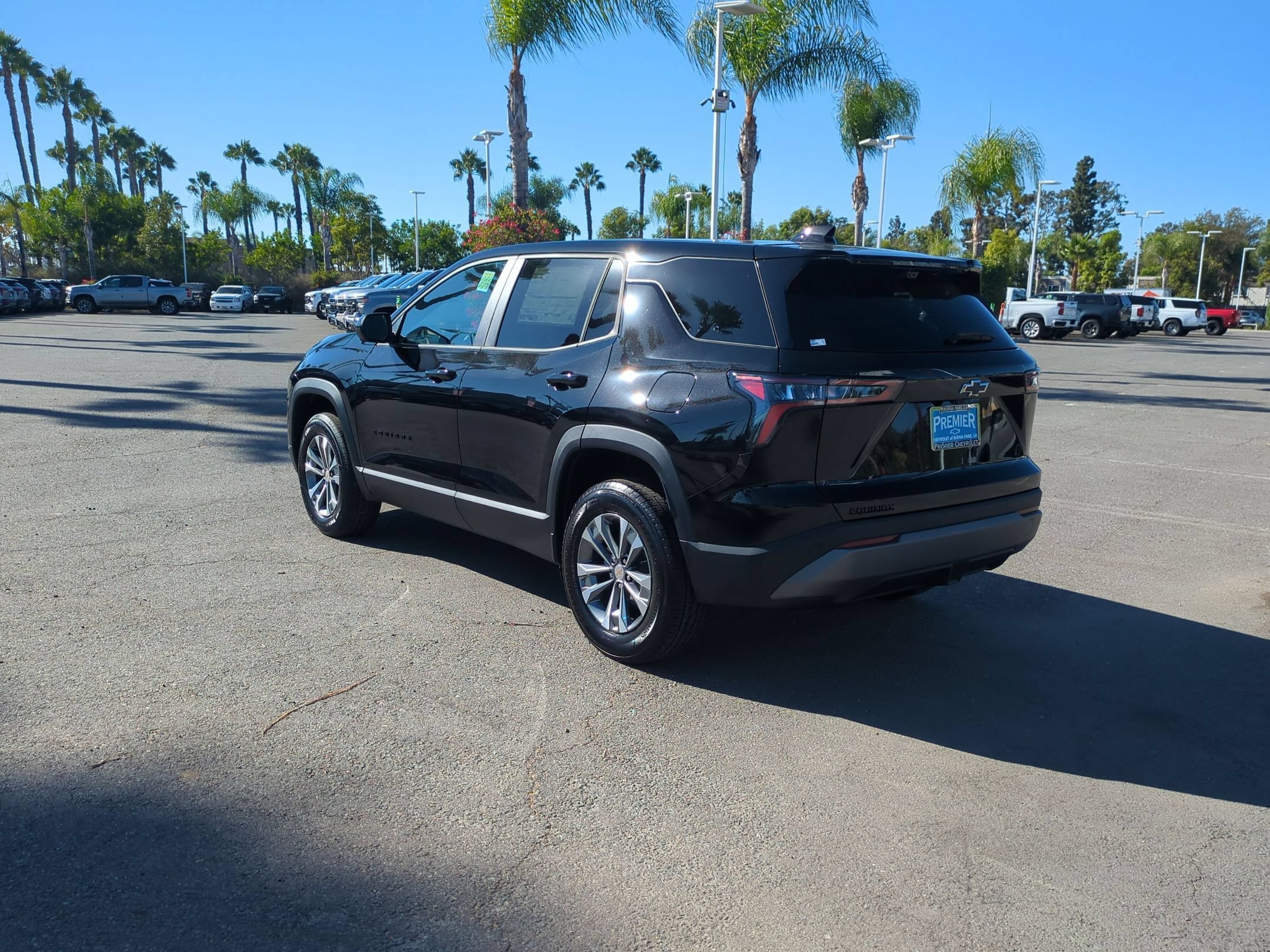 New 2027 Chevrolet Equinox LT w/ Safety and Technology Package FWD image 3