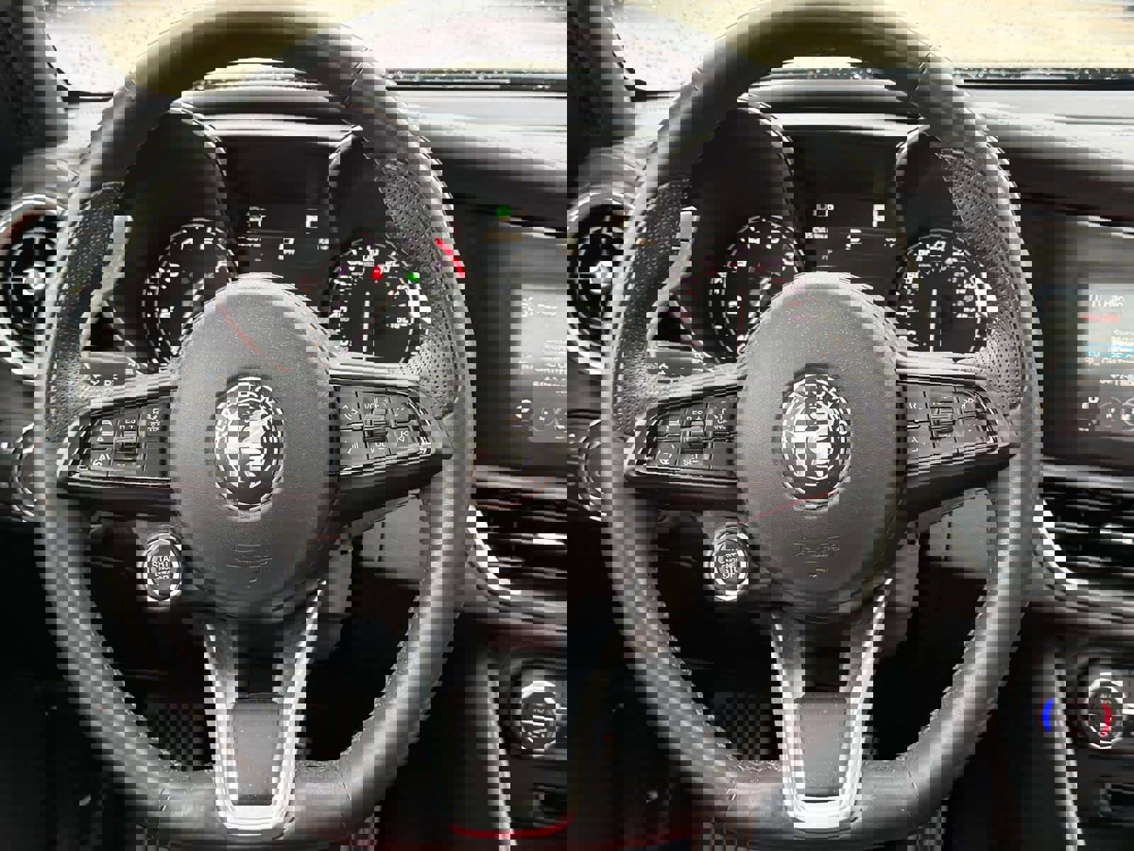 Used 2022 Alfa Romeo Giulia Veloce image 24