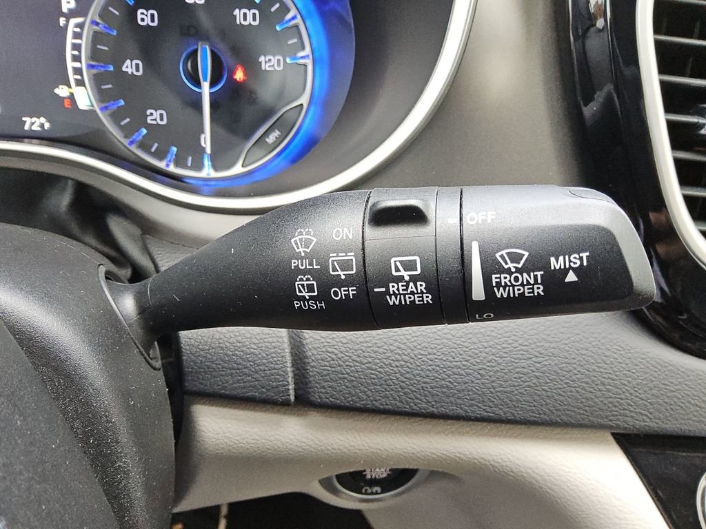 Certified 2023 Chrysler Pacifica Touring-L FWD image 30