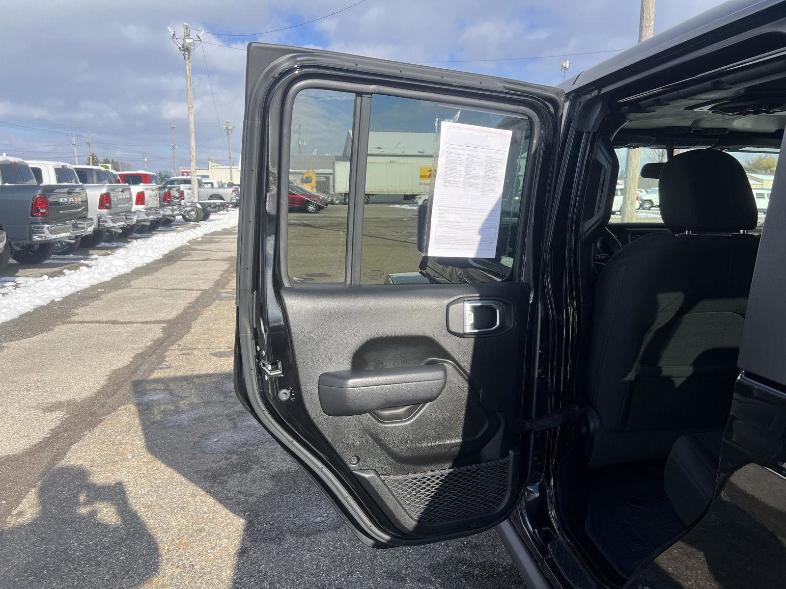 Used 2022 Jeep Gladiator Willys image 27