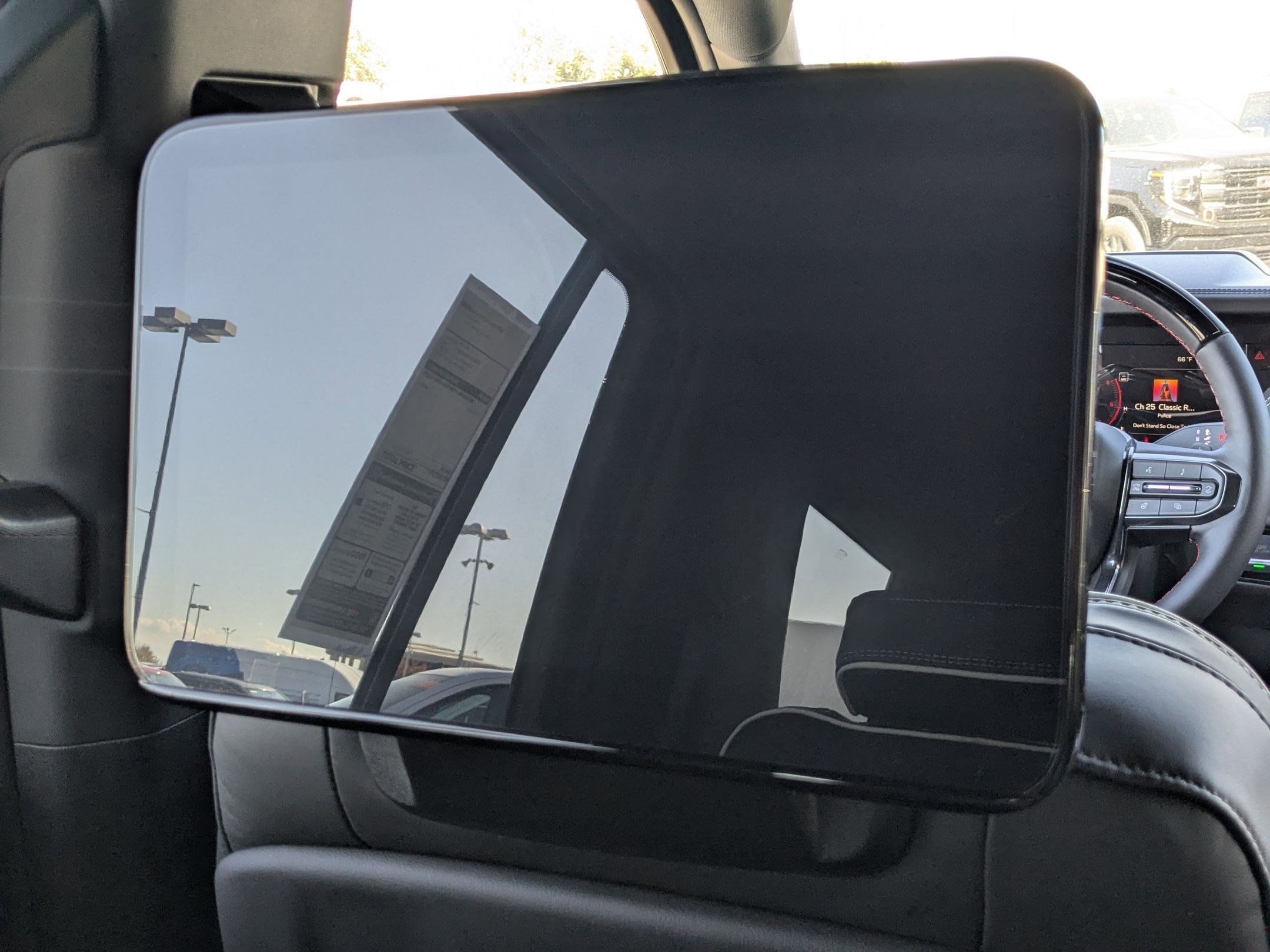 New 2026 GMC Yukon AT4 Ultimate w/ LPO, Floor Liner Package image 18