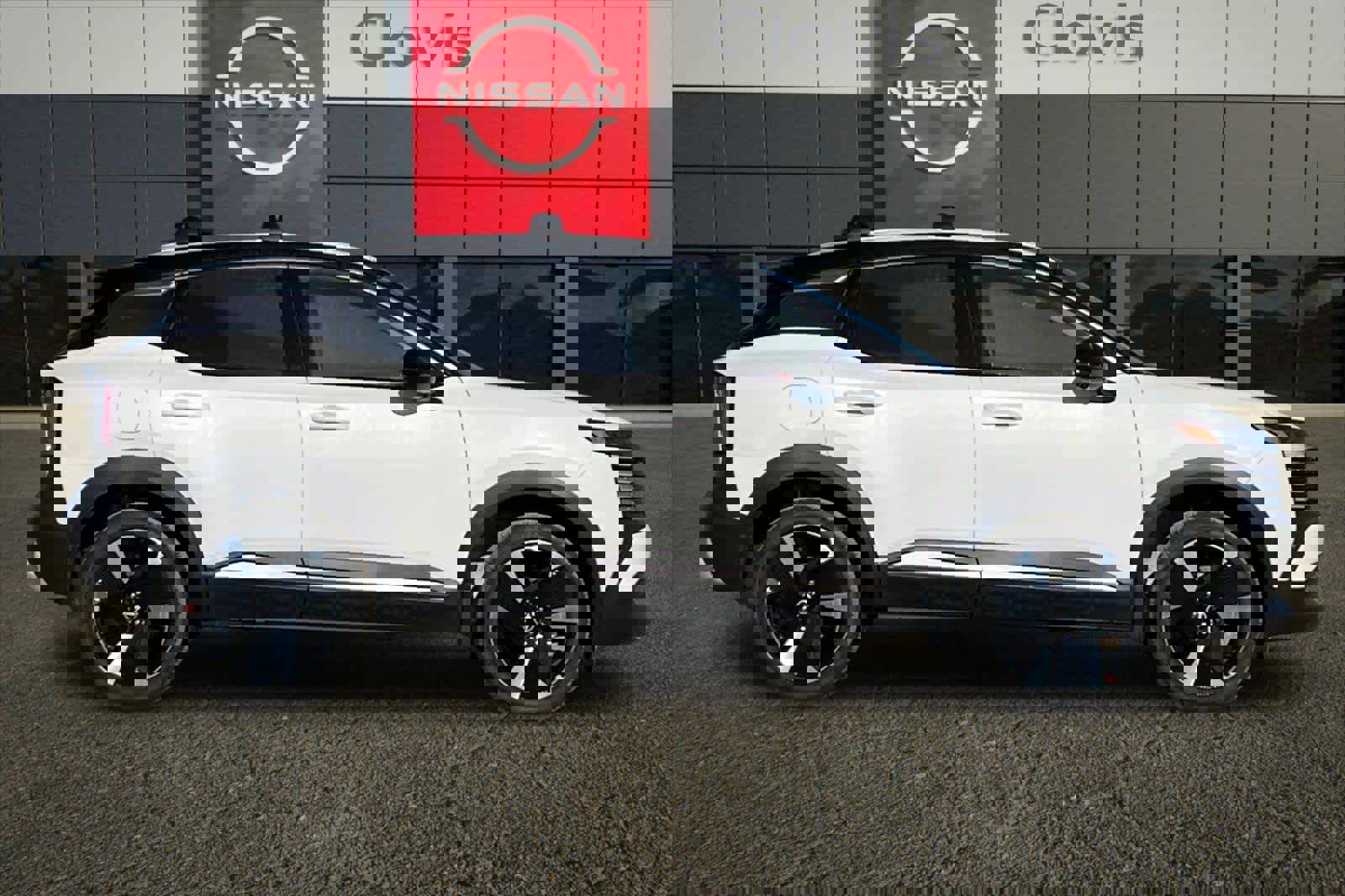 New 2026 Nissan Kicks SR image 9