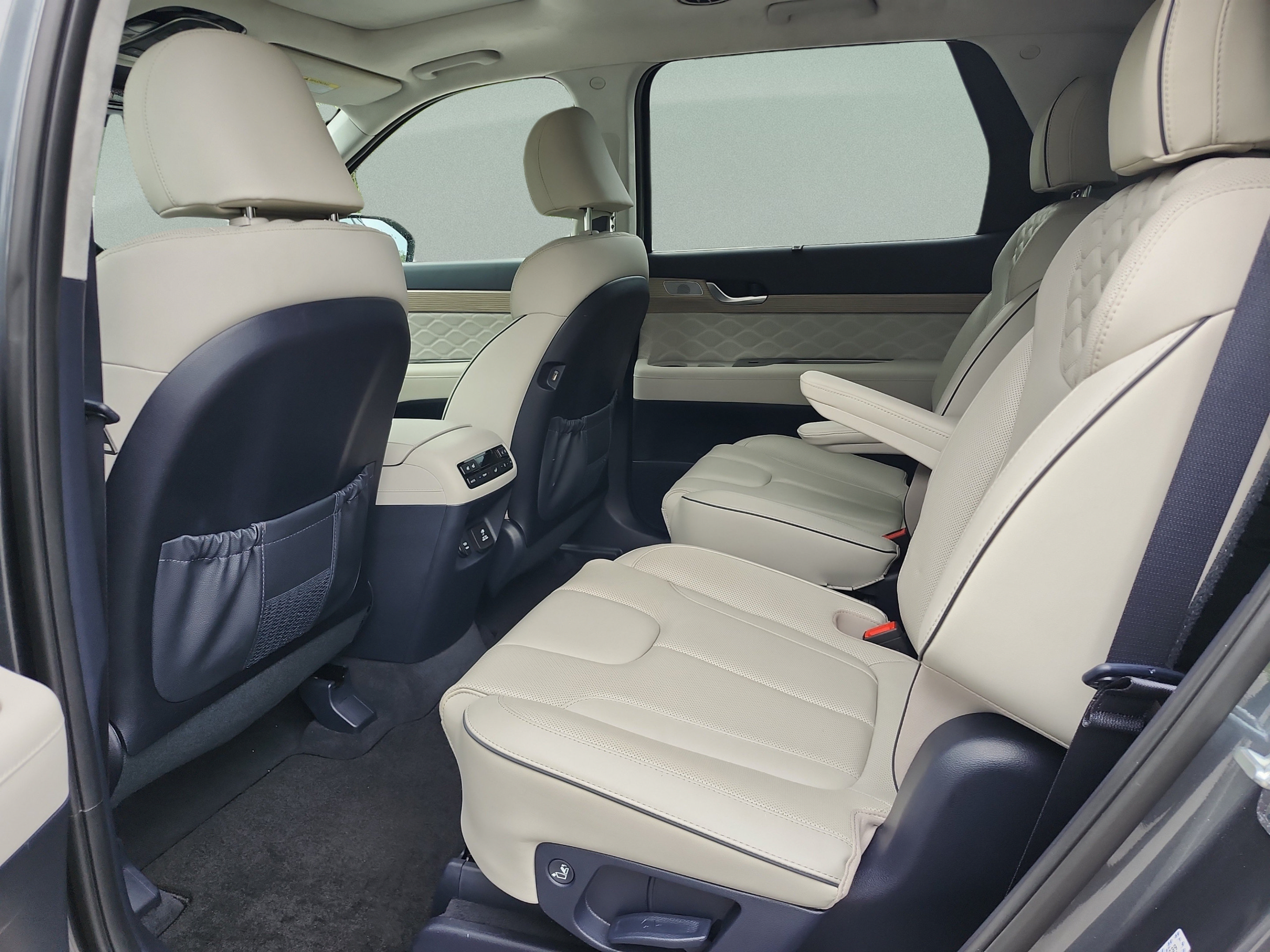 Certified 2022 Hyundai Palisade Calligraphy FWD image 18