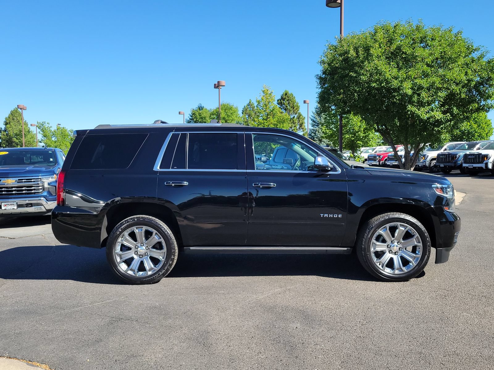 Used 2019 Chevrolet Tahoe Premier AWD/4WD image 2