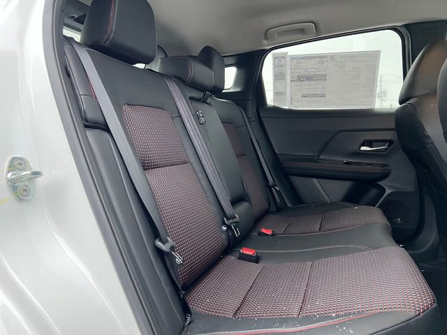 New 2025 Nissan Kicks SR image 18