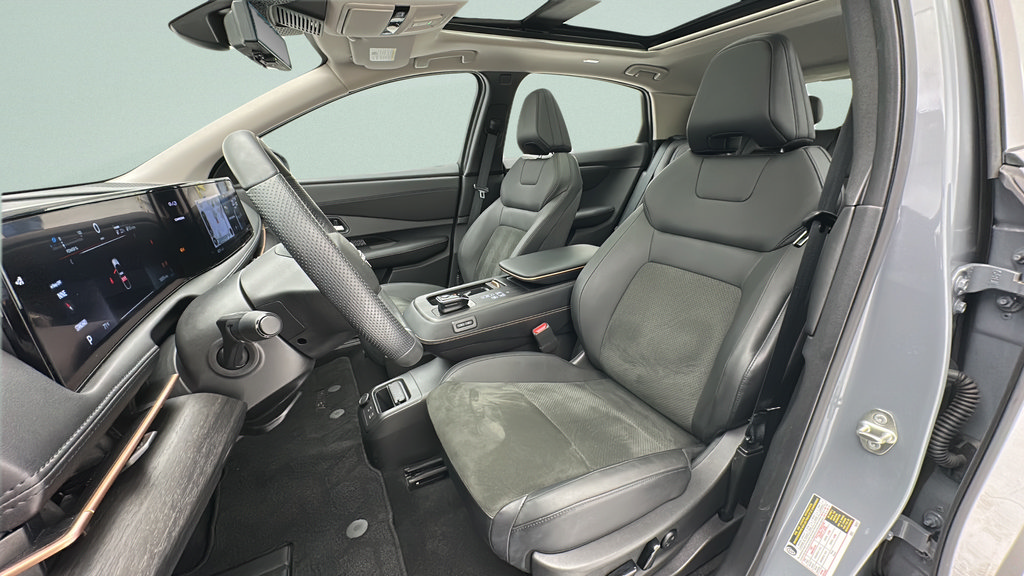 Used 2024 Nissan Ariya AWD image 14