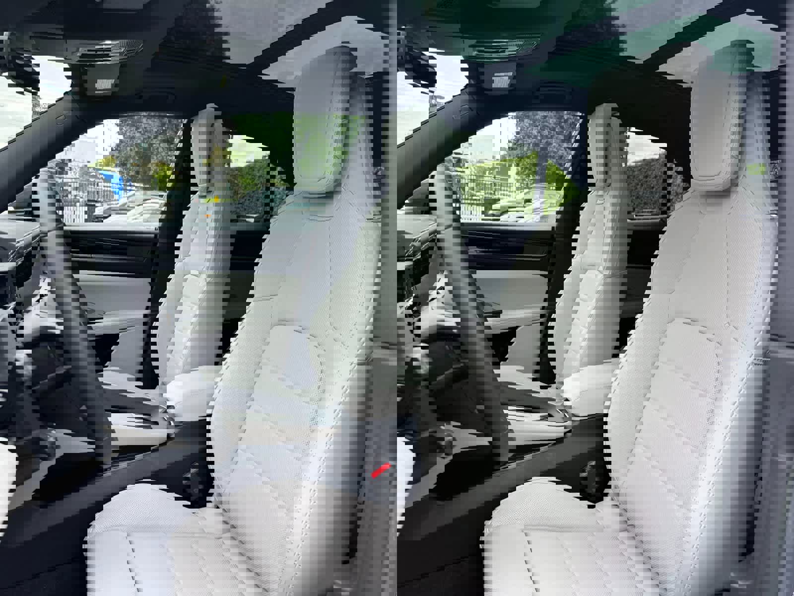 New 2026 Porsche Macan Electric RWD image 5