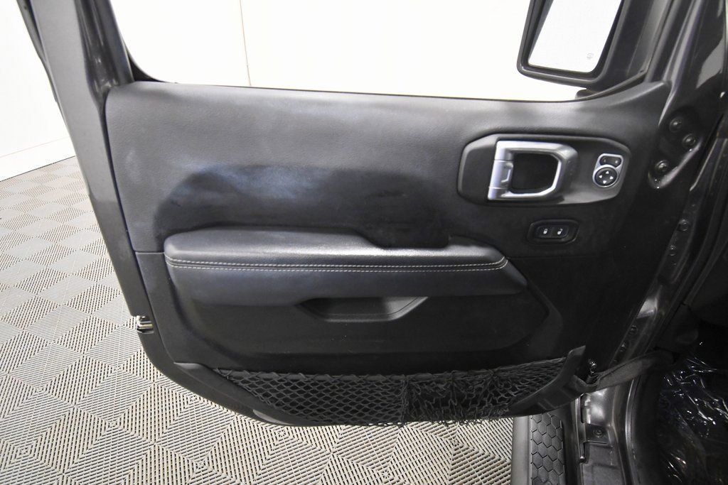 Used 2022 Jeep Wrangler Unlimited Sahara w/ Cold Weather Group image 12