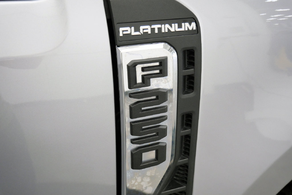 Used 2023 Ford F250 Platinum w/ Tremor Off-Road Package AWD/4WD image 10