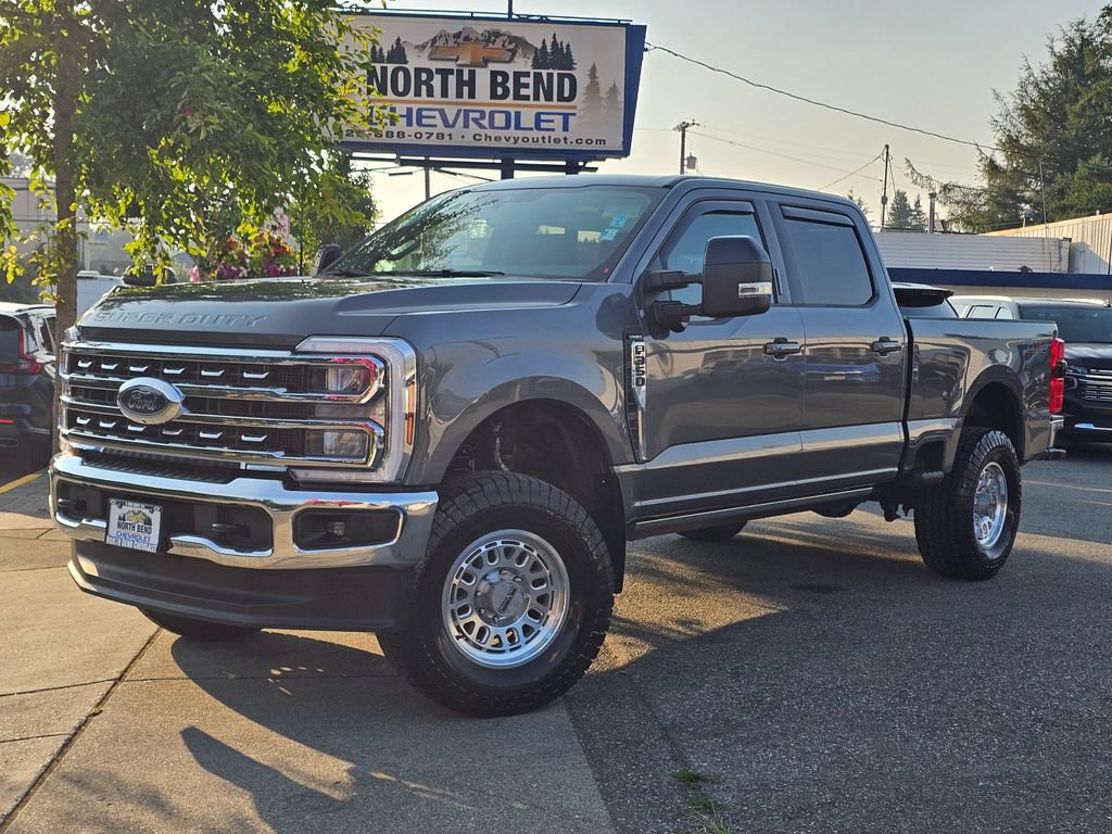 Used 2026 Ford F350 Lariat AWD/4WD image 1