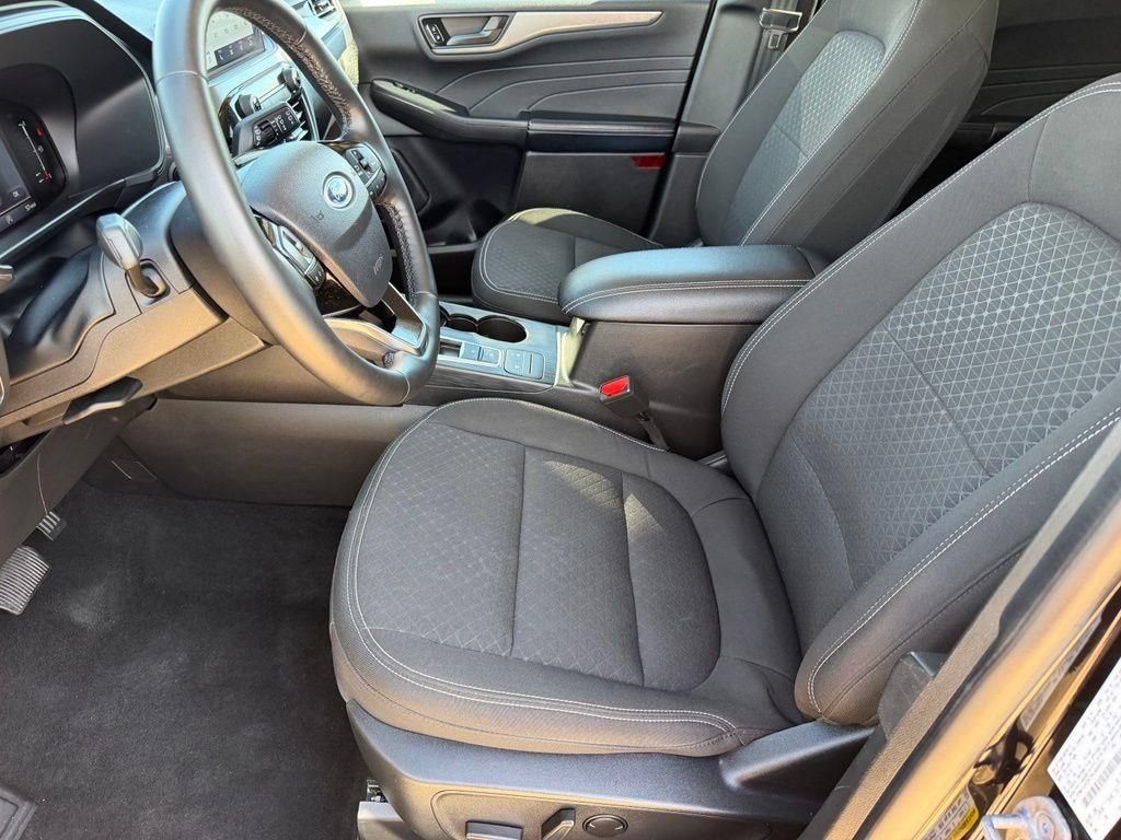 Used 2024 Ford Escape Active AWD/4WD image 14