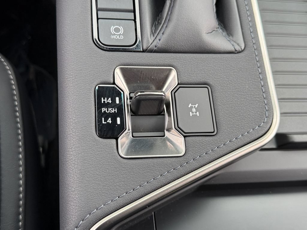 Certified 2025 Lexus GX 550 w/ Accessory Package (2T) AWD/4WD image 32