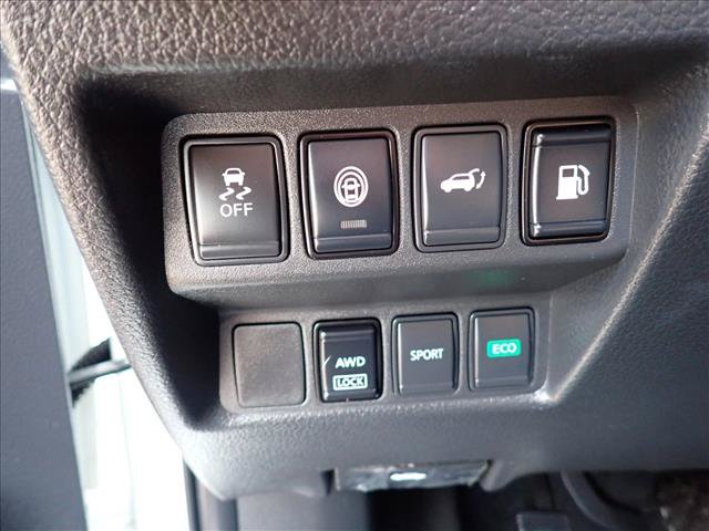 Used 2019 Nissan Rogue SV AWD/4WD image 15