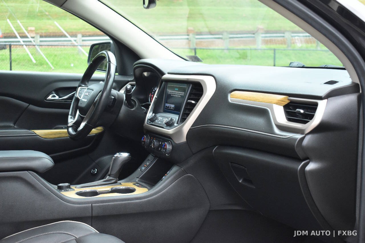 Used 2018 GMC Acadia Denali w/ Technology Package AWD/4WD image 18