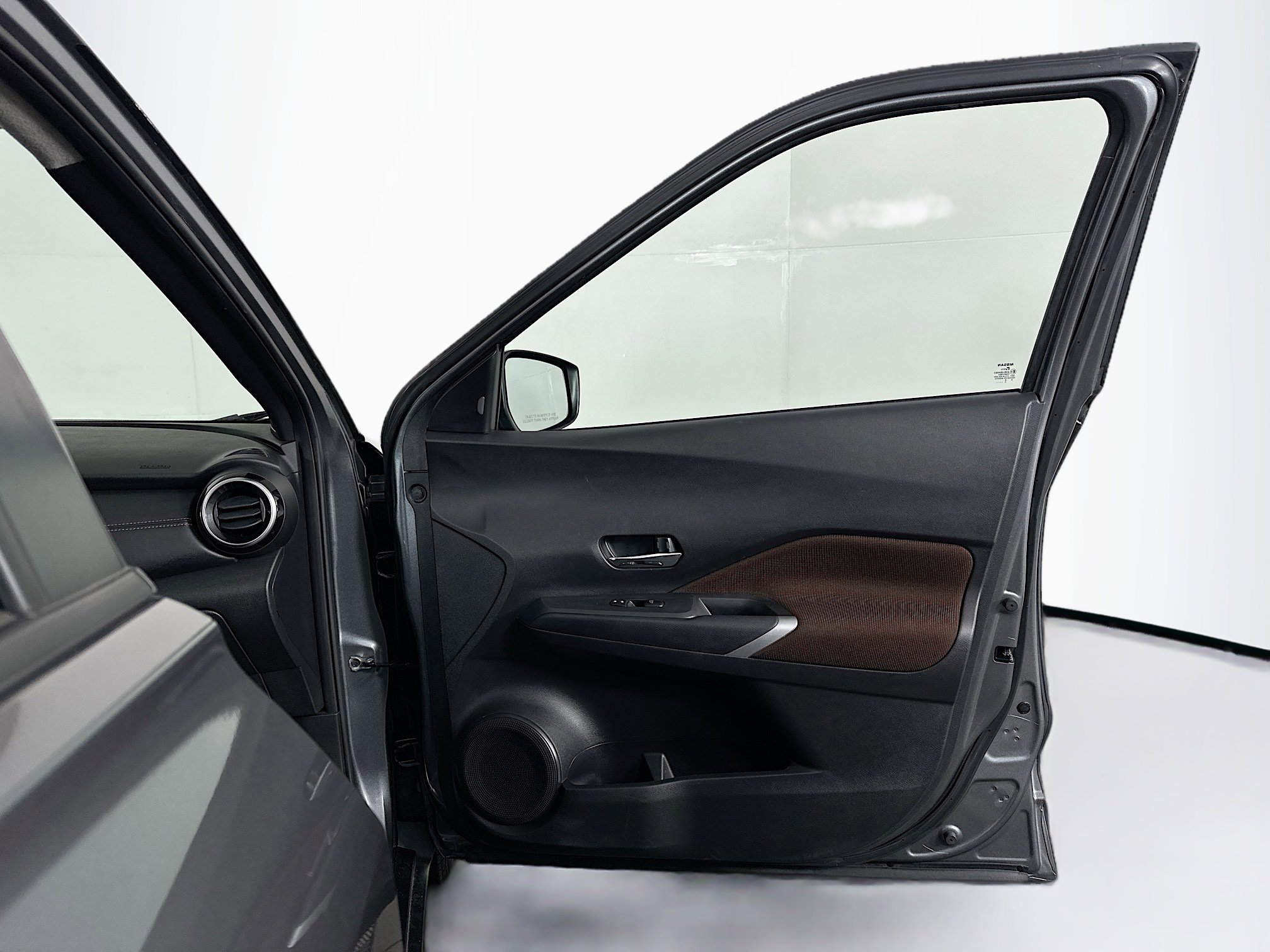 Used 2024 Nissan Kicks SR image 29