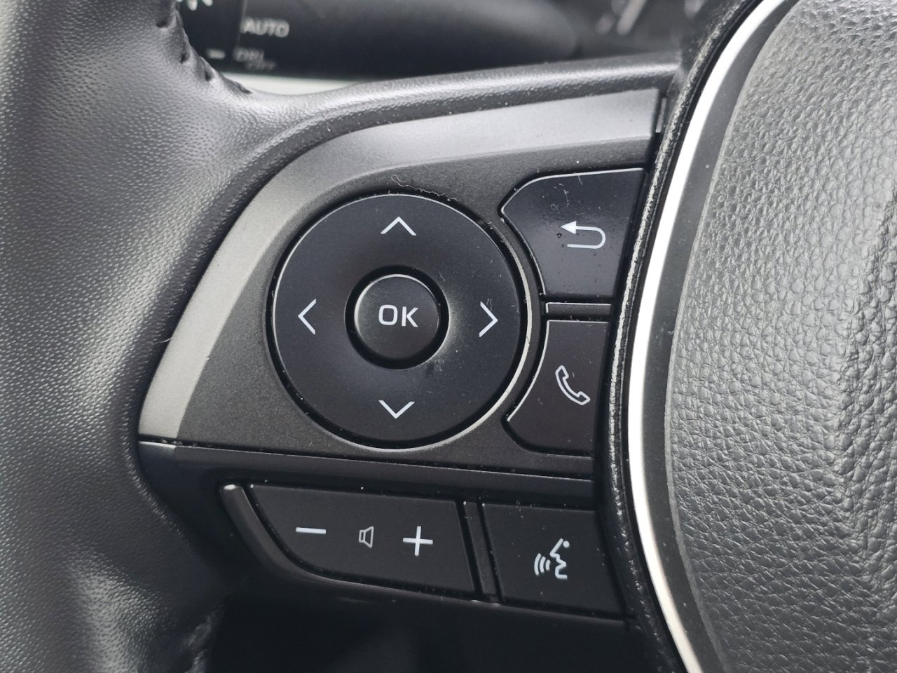 Used 2023 Toyota Corolla SE image 29