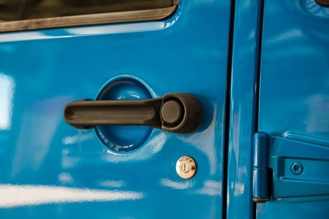 Used 2015 Jeep Wrangler Unlimited Sahara w/ Connectivity Group image 36