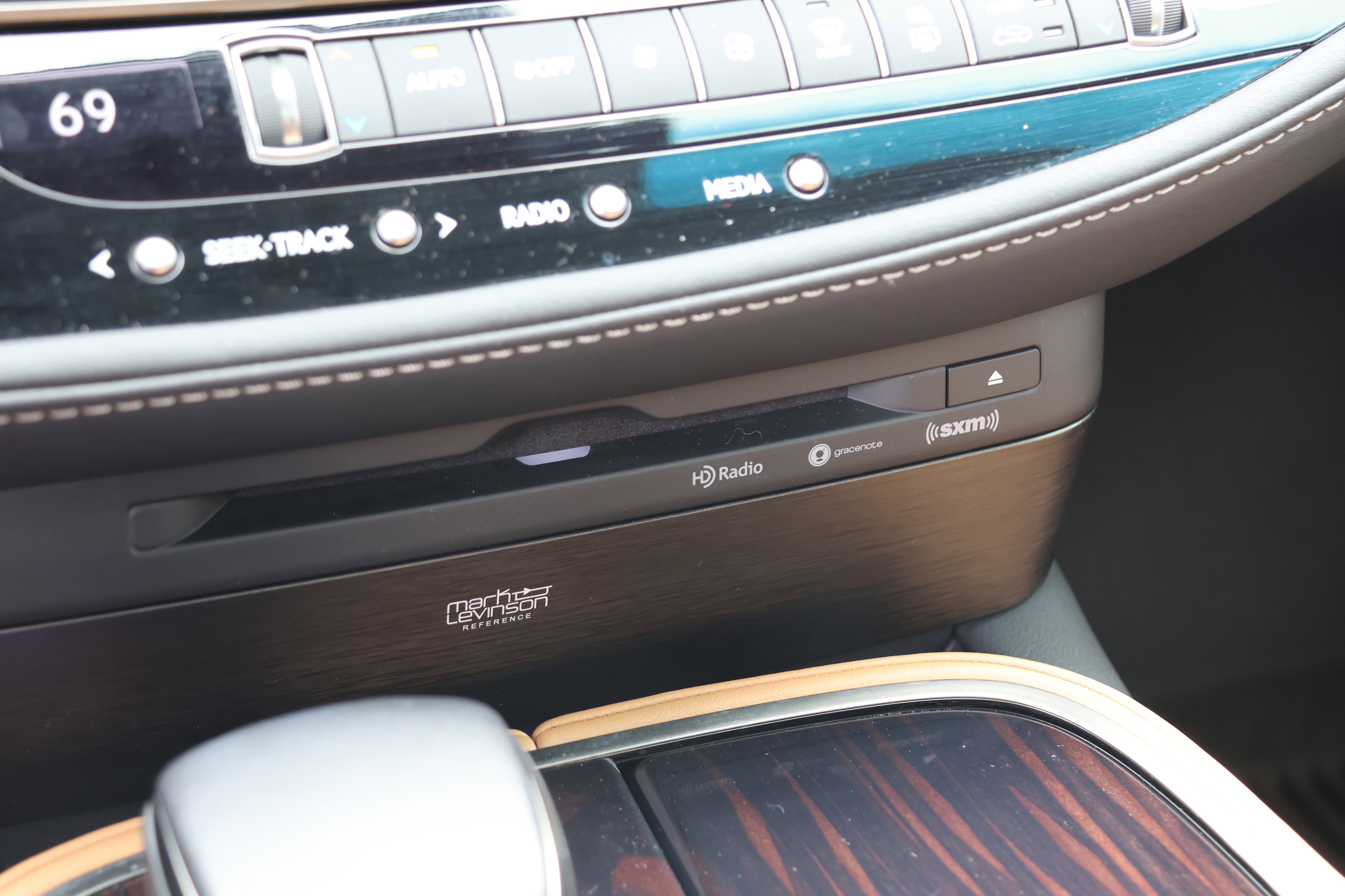 Used 2021 Lexus LS 500h image 27