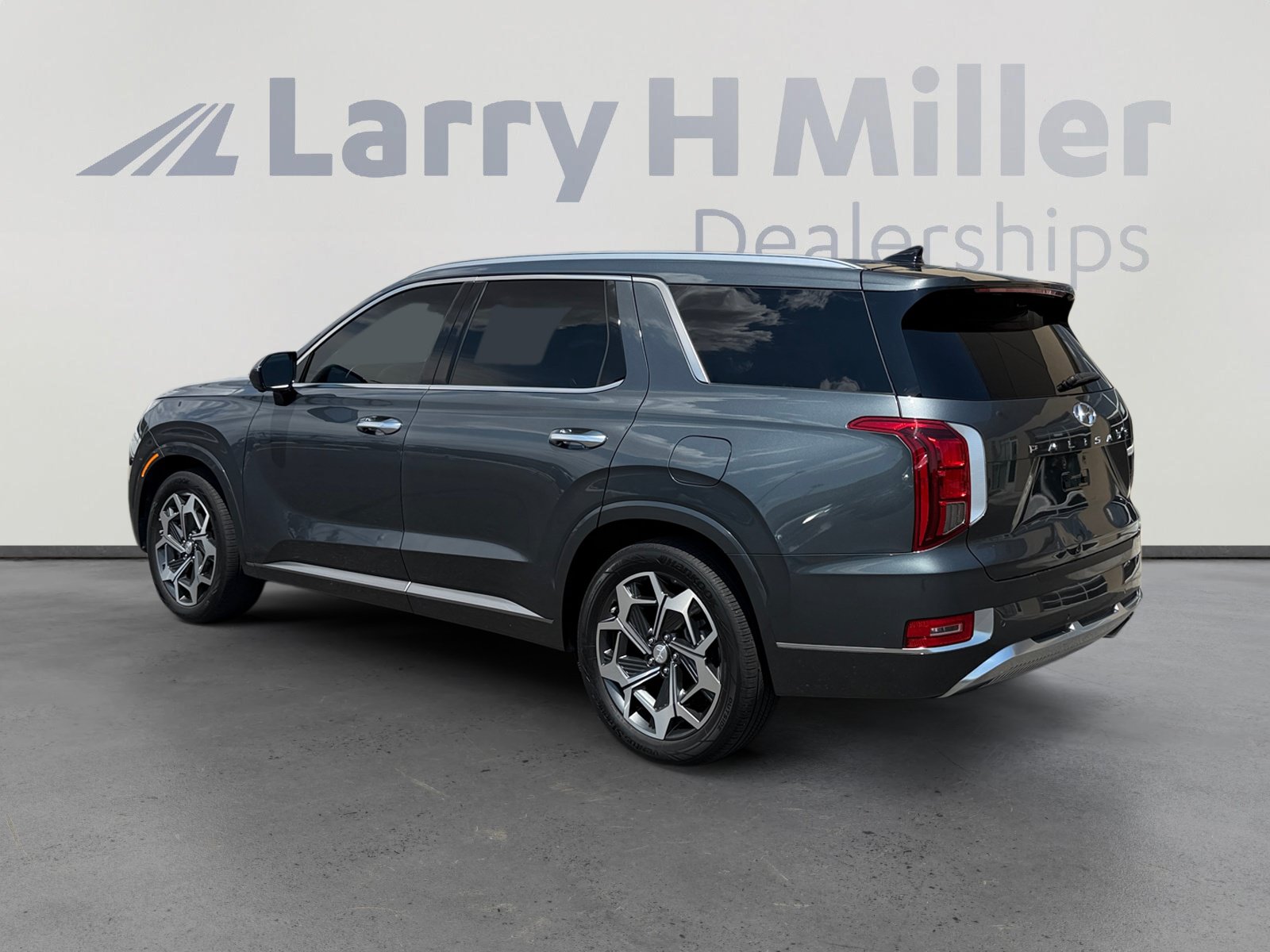 Used 2021 Hyundai Palisade Calligraphy FWD image 3