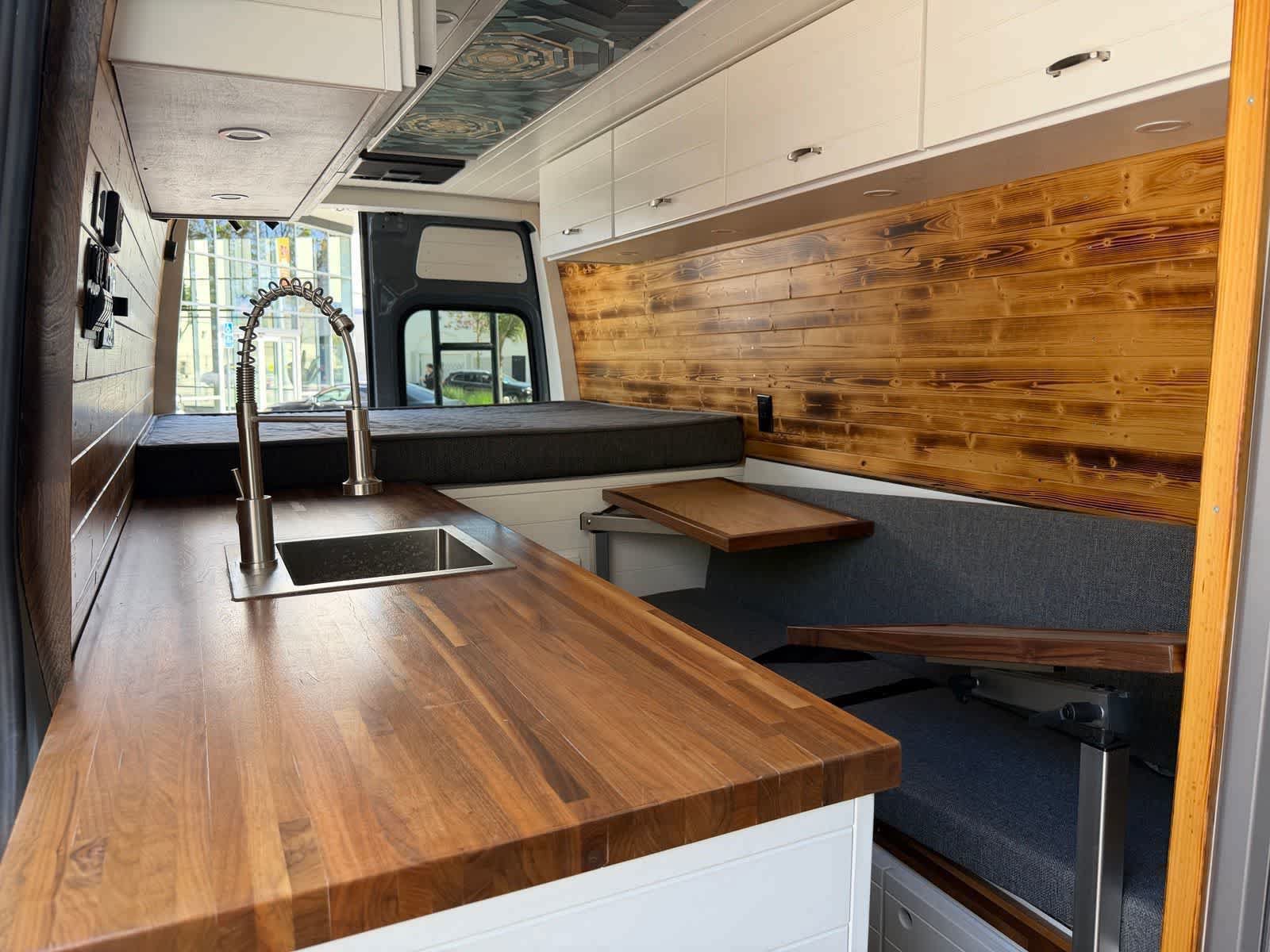 Used 2024 Mercedes-Benz Sprinter 2500 w/ Acoustic Package image 19