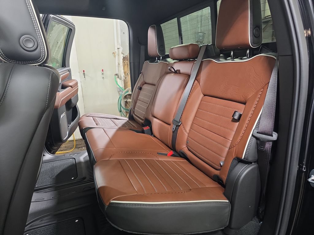 New 2026 GMC Sierra 3500 Denali Ultimate w/ LPO, Black Badging Package AWD/4WD image 13