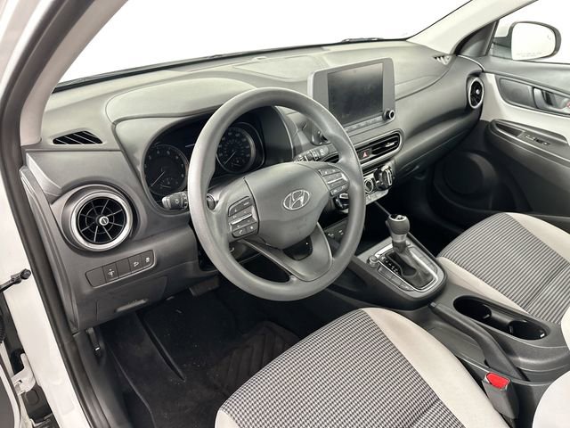 Used 2023 Hyundai Kona SE w/ Cargo Package image 17