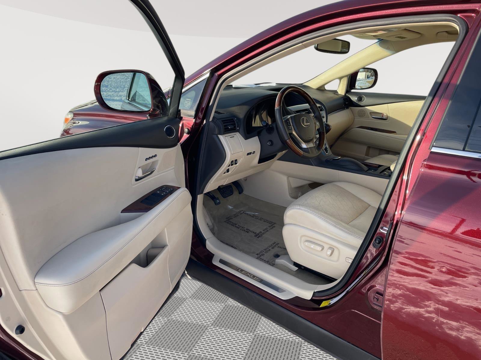 Used 2013 Lexus RX 450h AWD w/ Navigation Pkg image 2