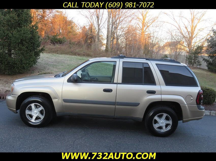Used 2005 Chevrolet TrailBlazer LS w/ LS Preferred Equipment Group image 2