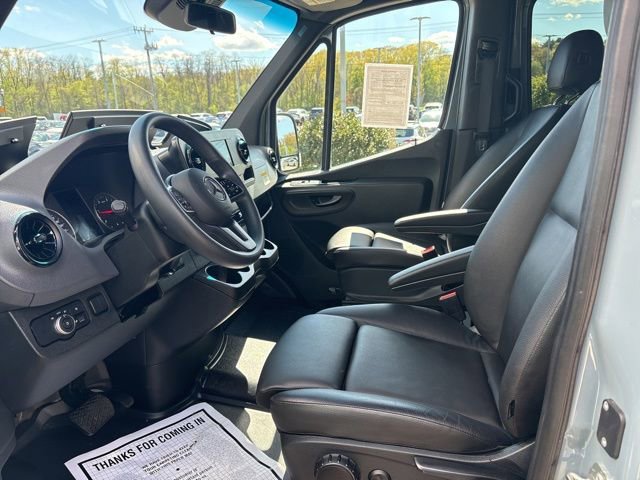 Used 2024 Mercedes-Benz Sprinter 2500 image 28