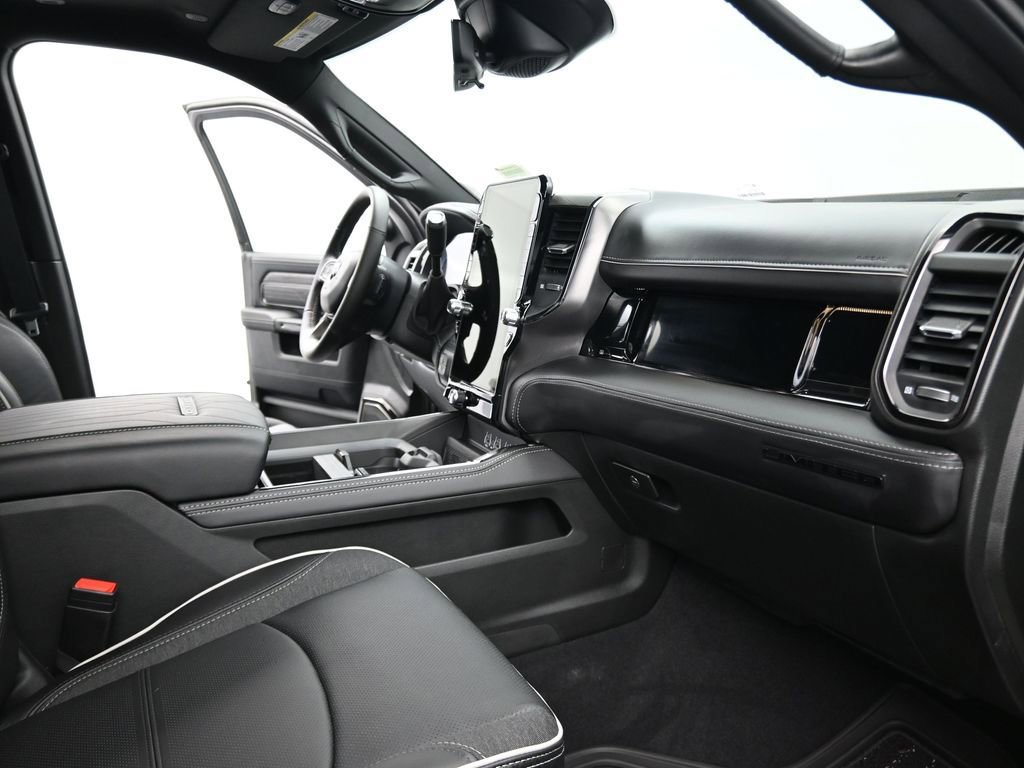 New 2025 RAM 3500 Limited image 25