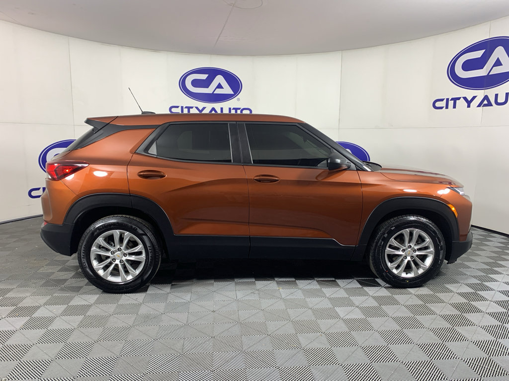 Used 2021 Chevrolet TrailBlazer LS image 2