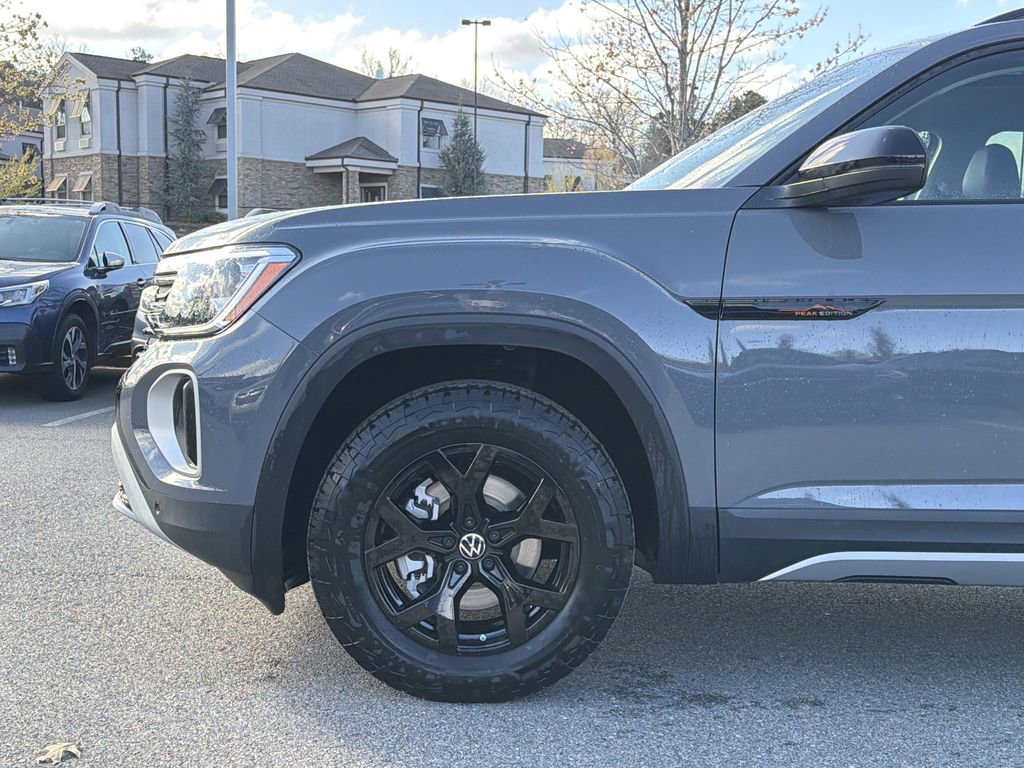 New 2026 Volkswagen Atlas Peak Edition image 9
